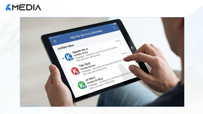 Giao diện hộp thư tập trung (Unified Inbox) trên máy tính bảng giúp quản lý tin nhắn từ nhiều Fanpage.